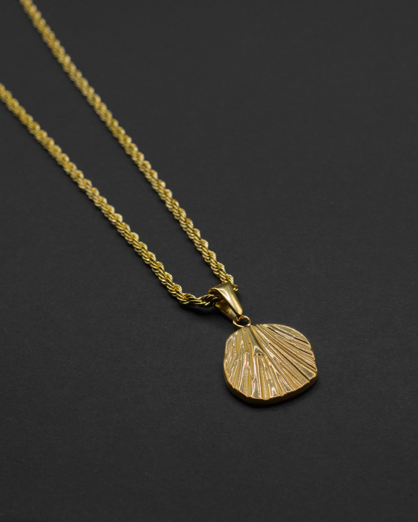 Fragment Necklace irregular texture fragment pendant and rope chain in 316L Stainless Steel (18k gold plated)