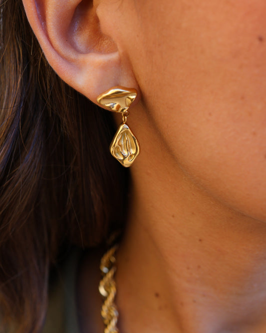 Silent Drop Earrings