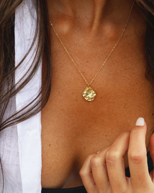 Alma Necklace
